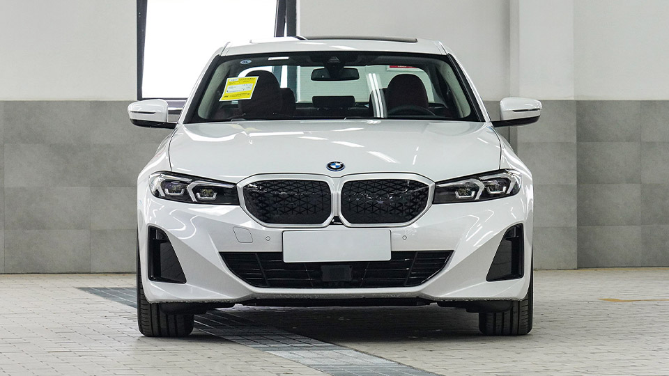 BMW i3 2022 کاور محافظ رنگ بدنه خودرو BMW i3 2022 - Image 1