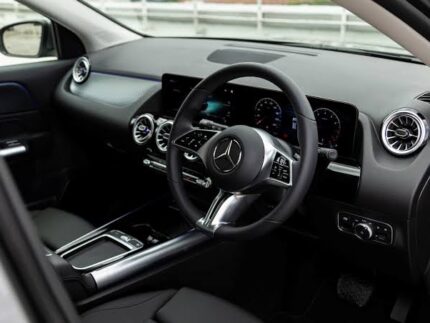 Mercedes-Benz GLA200 2024