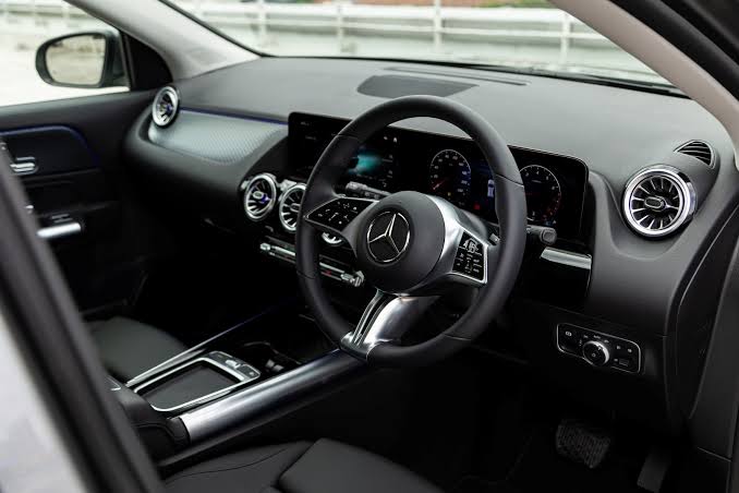 Mercedes-Benz GLA200 2024