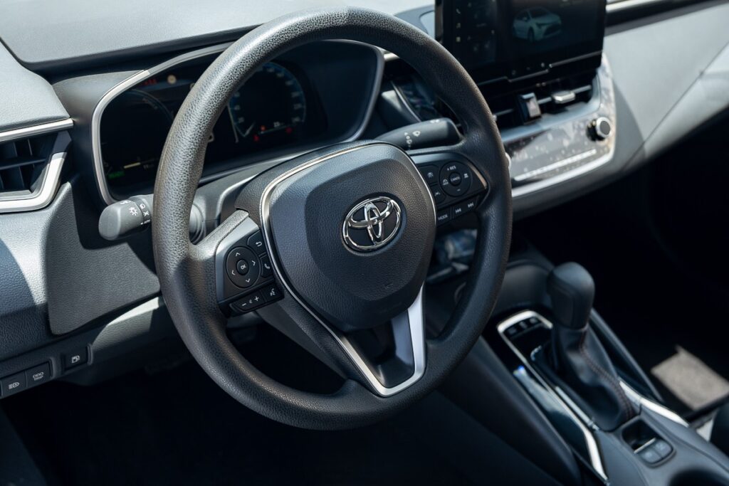 Toyota-Levin-Hybrid-Luxury-1.8L-Petrol-2024-White-12 کاور تریم داخلی تویوتا لوین - Image 1